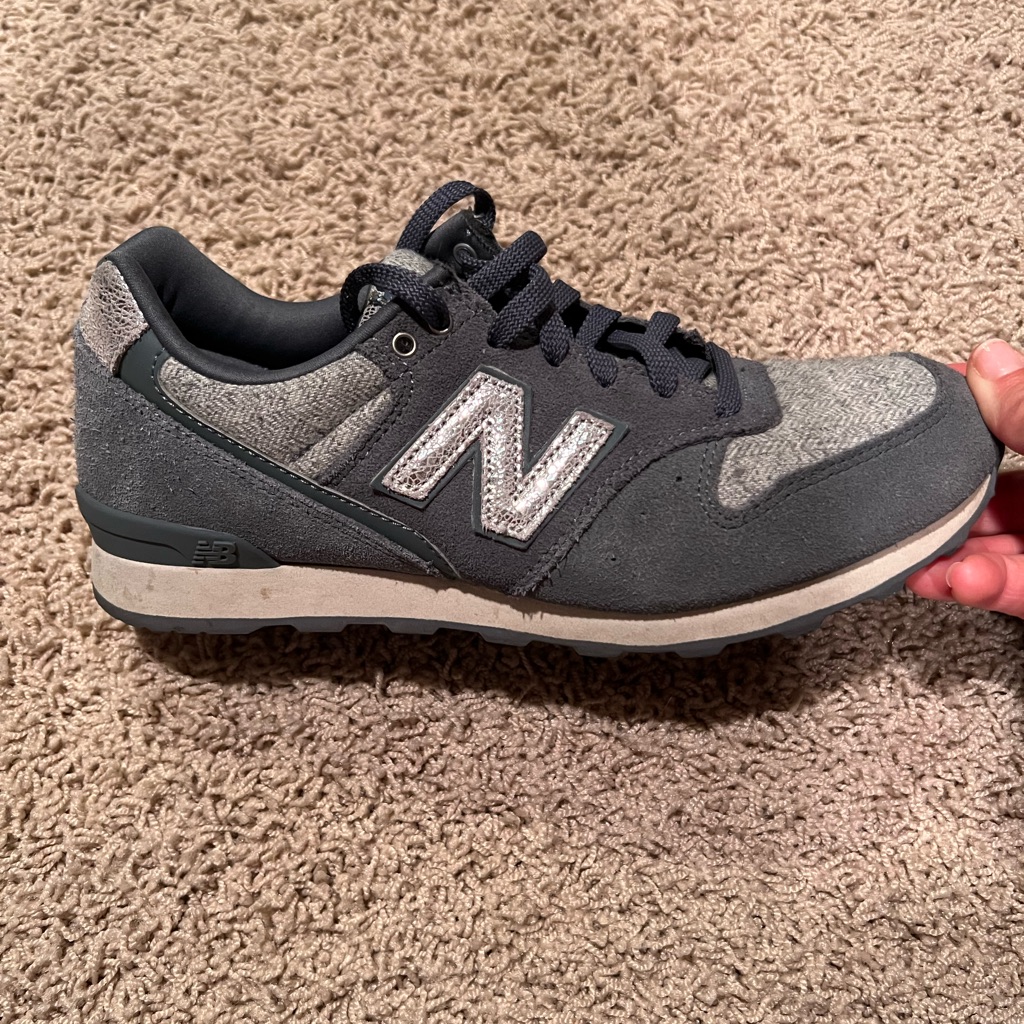 Ladies New Balance 696